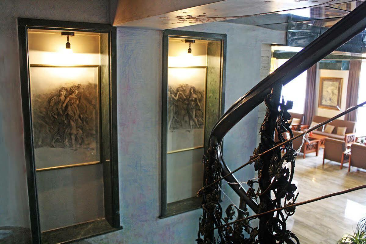 Hotel Wine Palace Tbilisi Exterior foto
